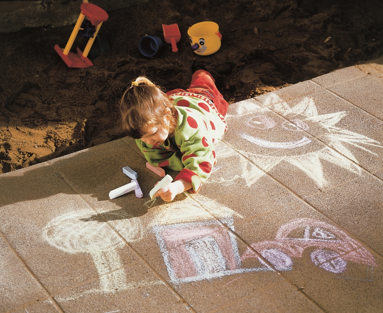 Изображение товара Детские мелки LUX-TOOLS в ведре 20 шт - для творчества