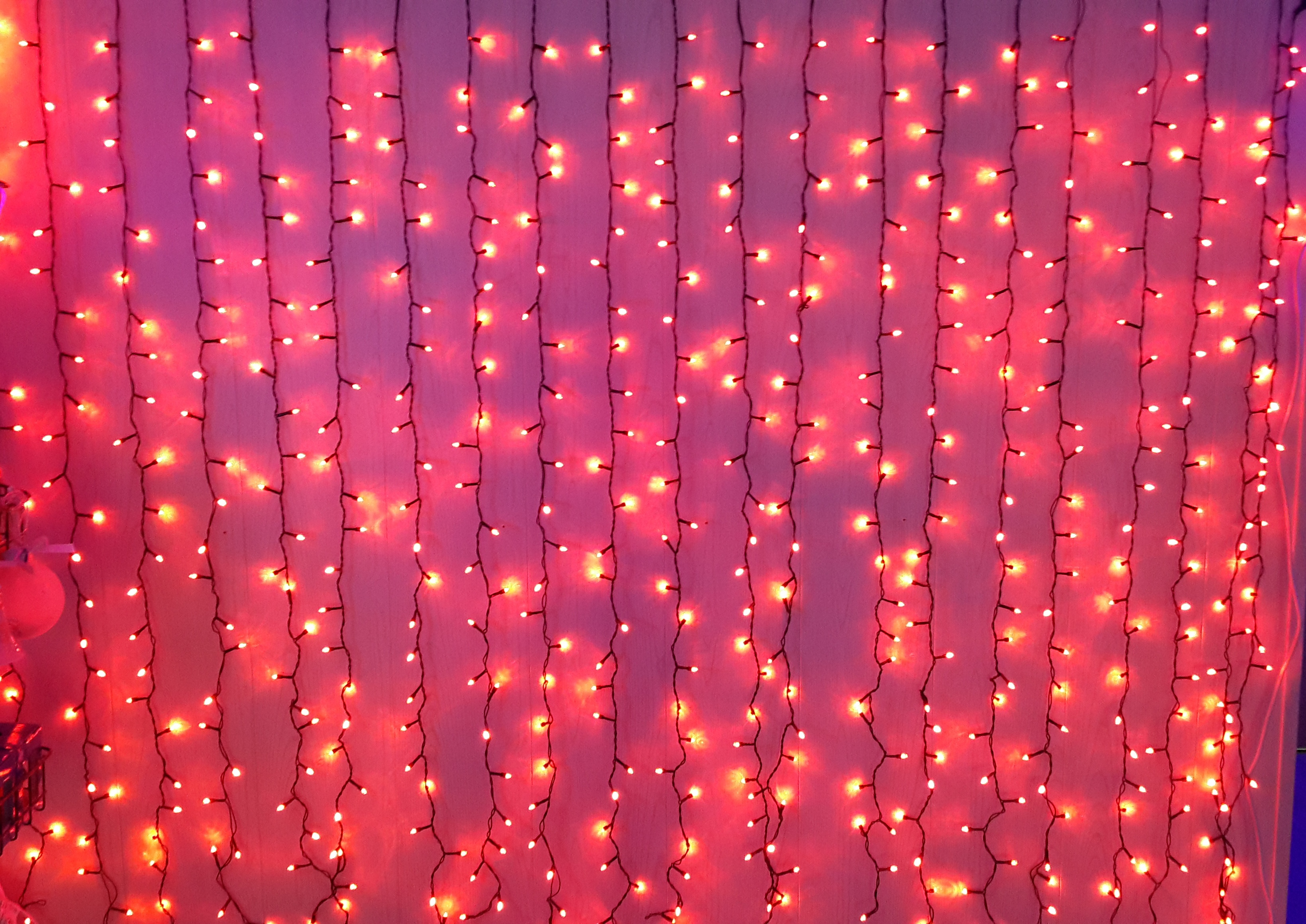 Изображение товара Электрогирлянда внешняя "Занавес" с 625 красными LED лампами 2,5 х 1,5 м