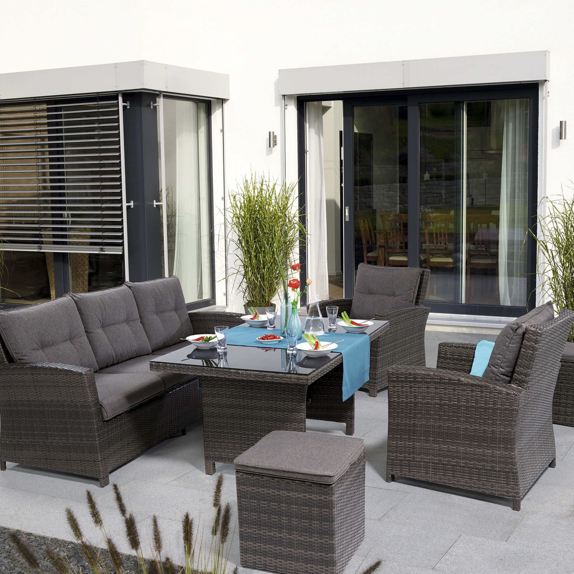 Изображение товара Набор садовой мебели Vermont искусственный ротанг 2 кресла 2 пуфа диван и стол