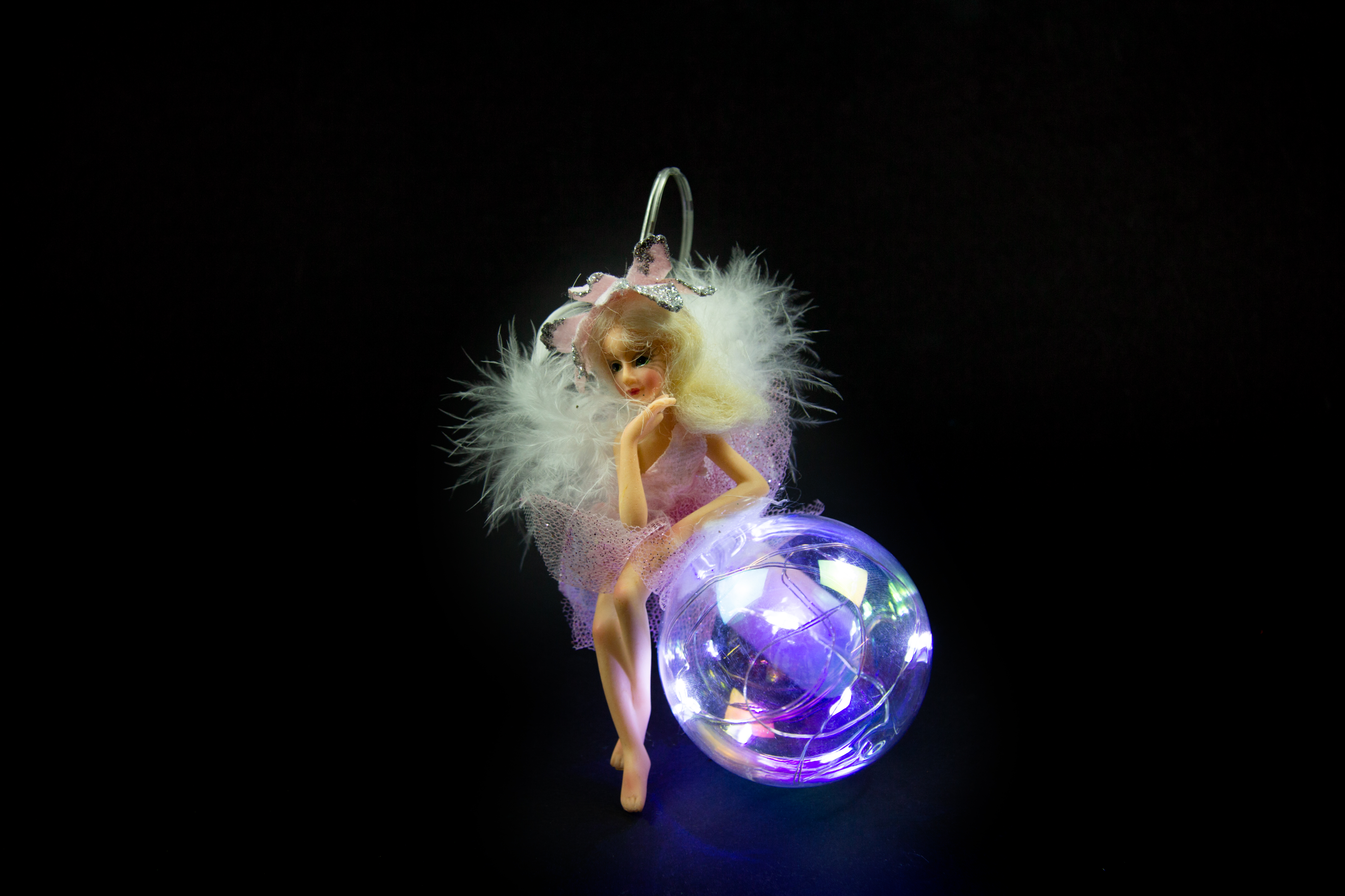 Изображение товара Ёлочная игрушка Фея со световым шаром 15 см для праздничного декора