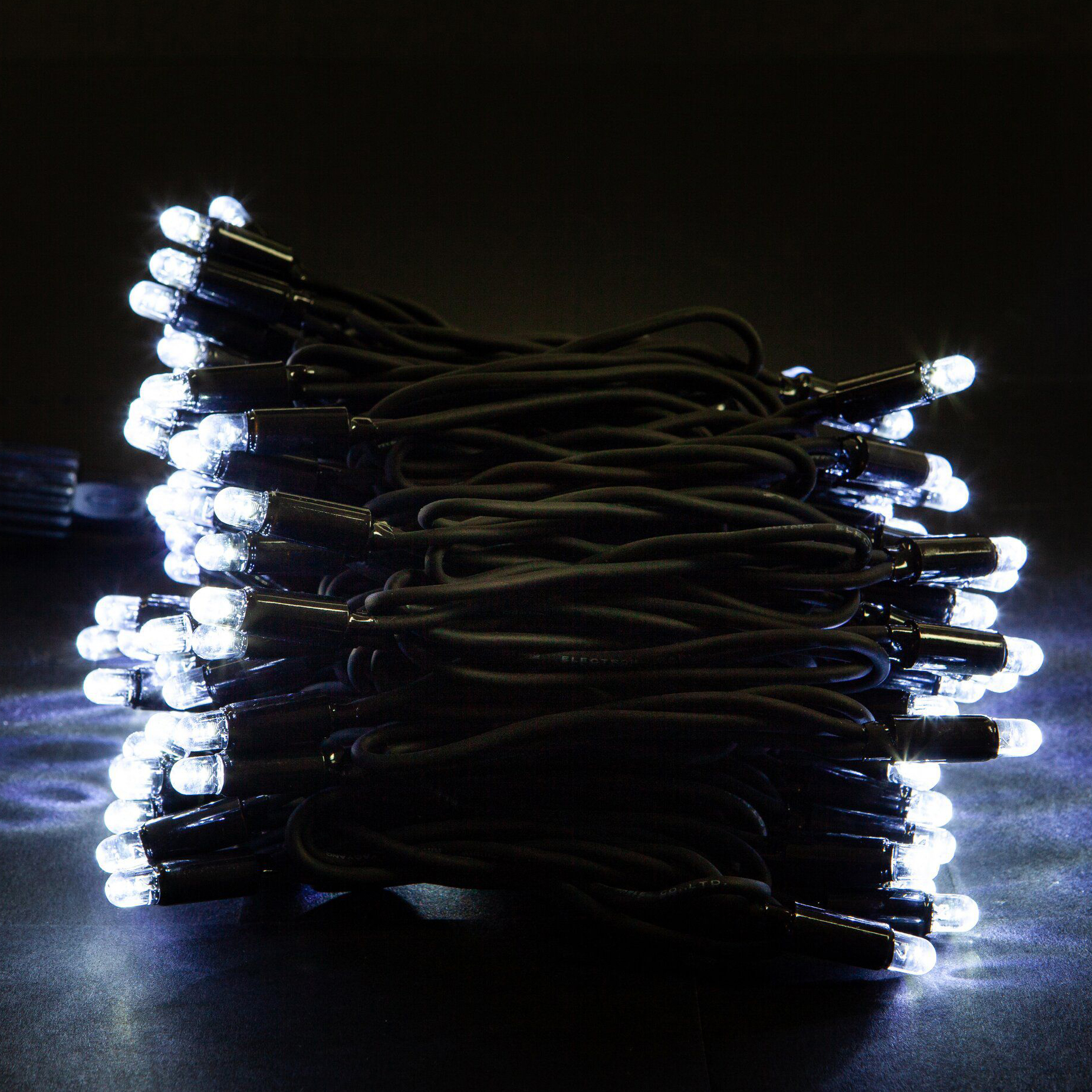 Изображение товара Гирлянда внешняя нить SYSTEM PROF 100 LED белый 10 м для уличного и внутреннего использования