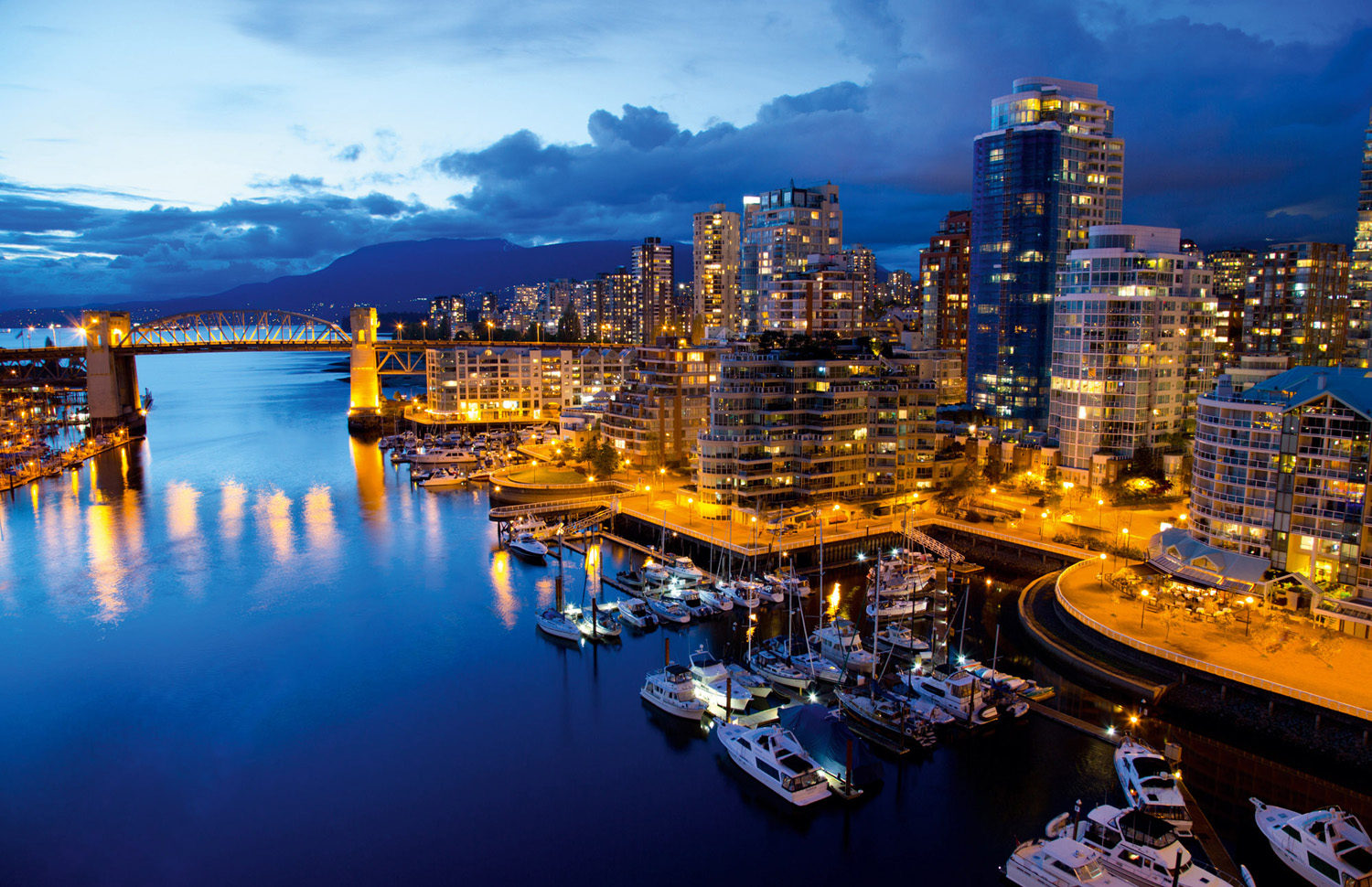 Изображение товара Фотообои ATELIERO Город Е230439 2x1, 3 м - качественное оформление интерьера