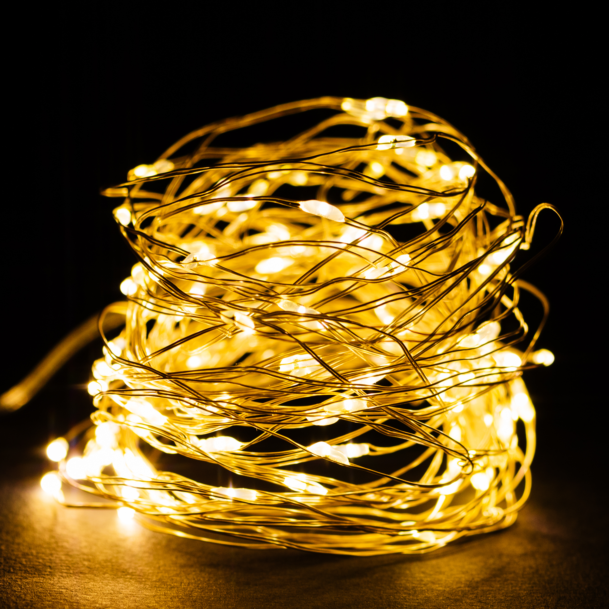 Изображение товара Гирлянда внутренняя нить Glos 100 LED белый 10 м для новогоднего декора