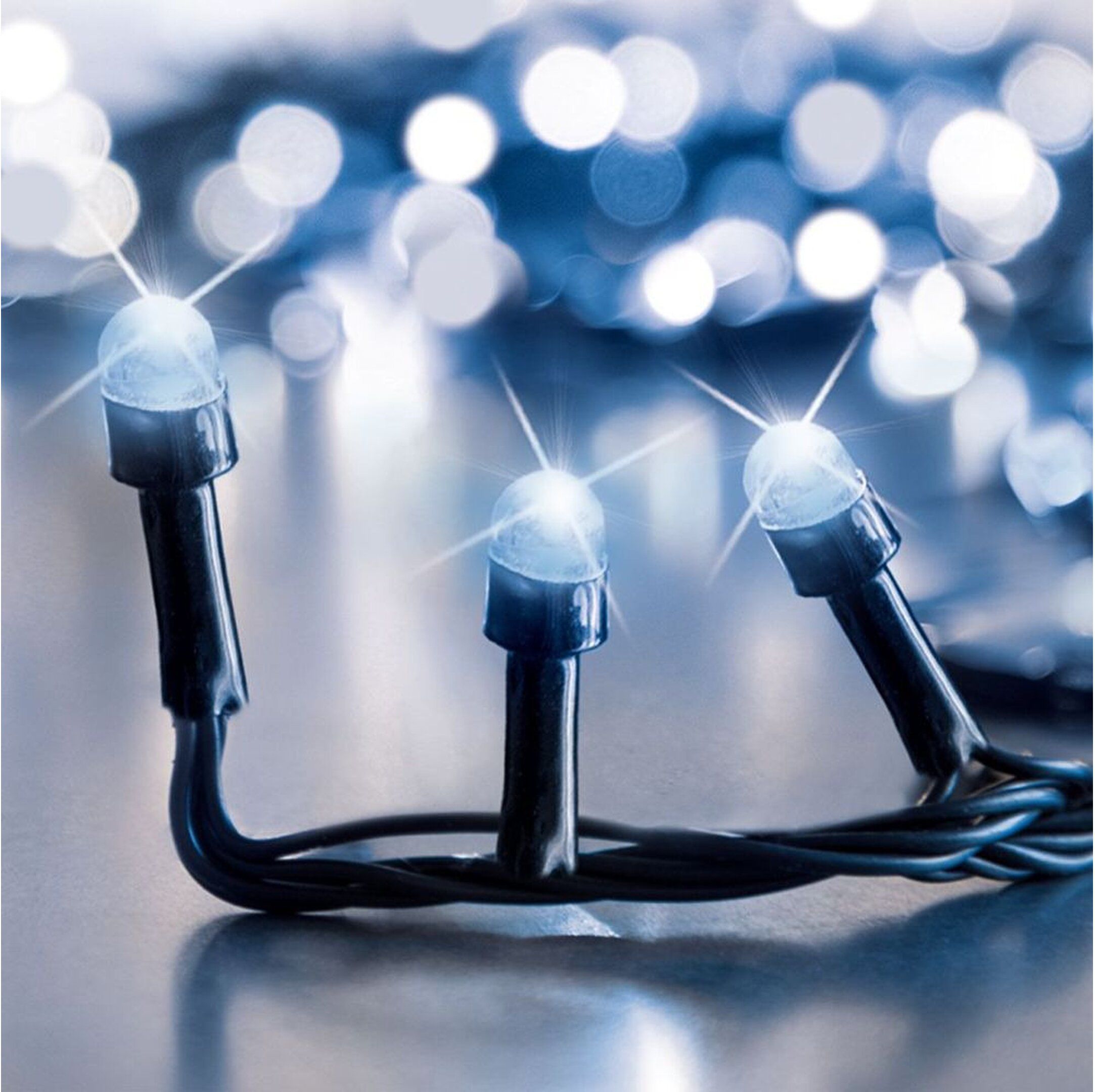 Изображение товара Гирлянда внутренняя нить B&H 100 LED синий 10 м - яркое праздничное освещение для дома