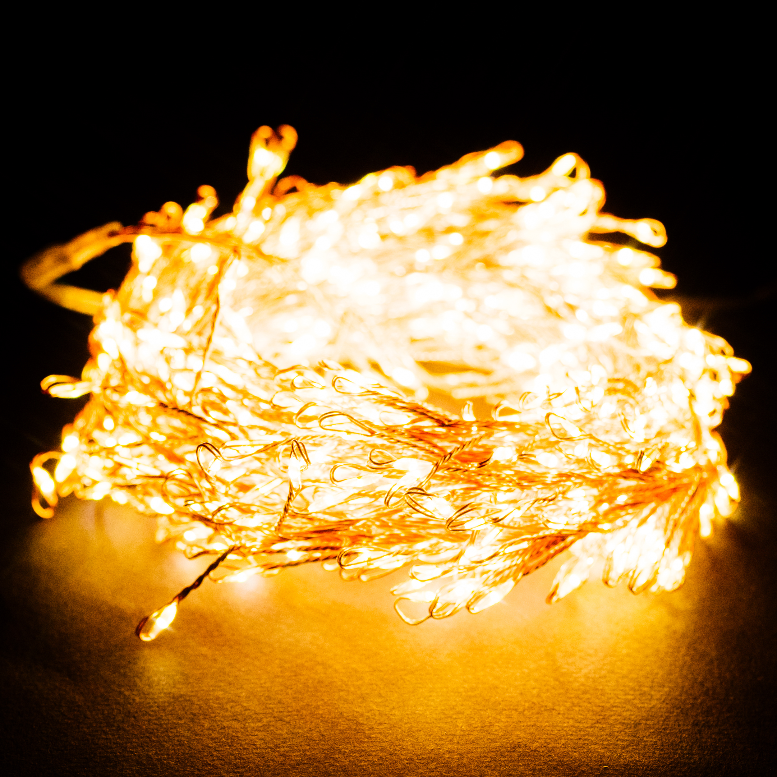 Изображение товара Гирлянда универсальная нить  240 LED белый 2,4 м для украшения дома и сада