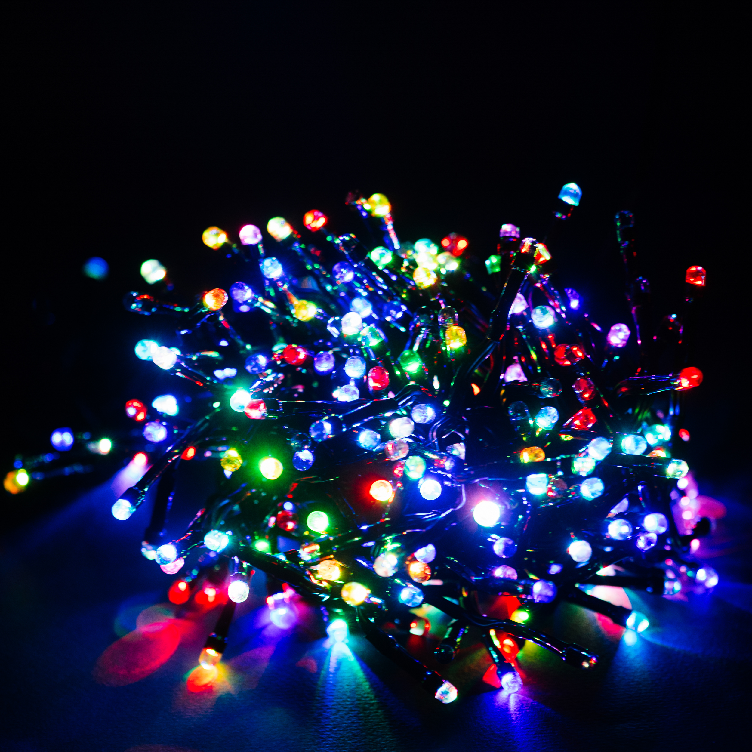 Изображение товара Гирлянда внешняя нить Фейерверк SH LIGHTS 300 LED многоцветный 3 м электросеть