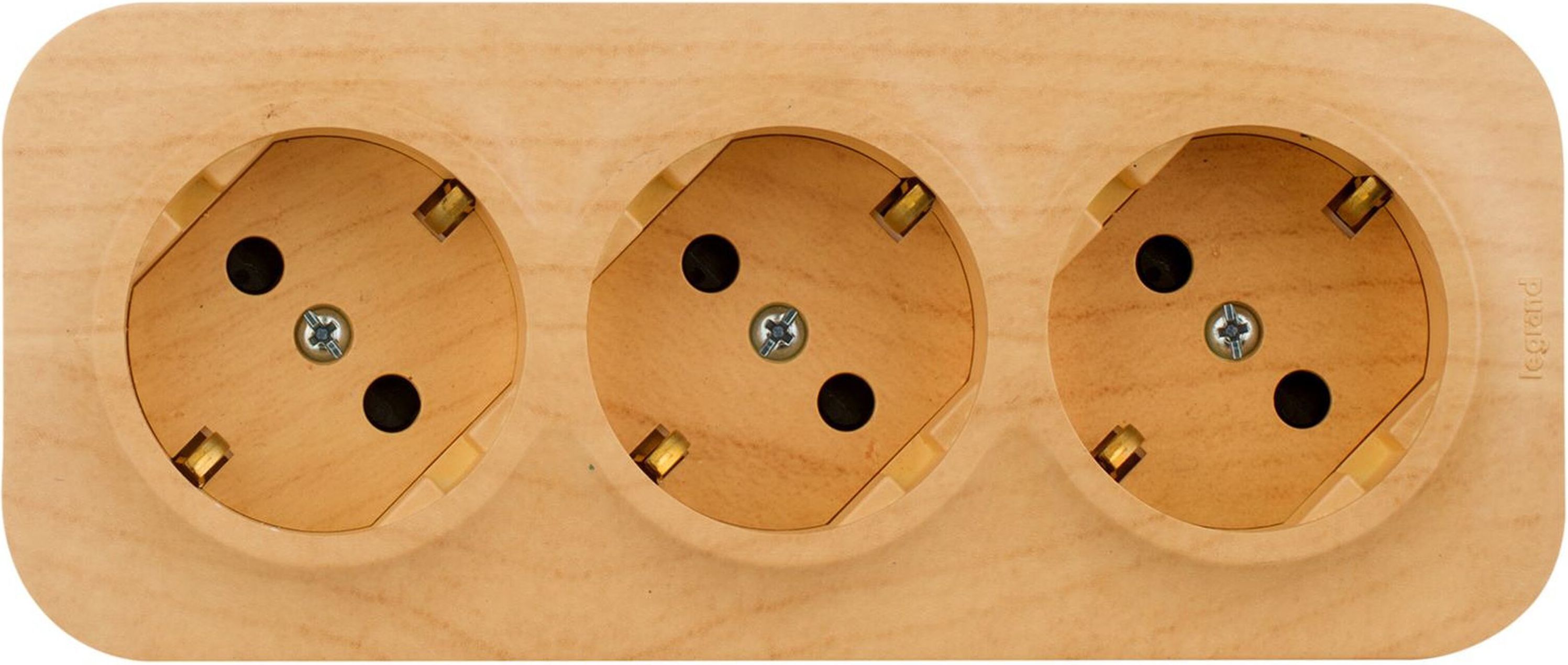 Изображение товара Розеточный блок 3 поста Legrand Quteo 782288 дерево