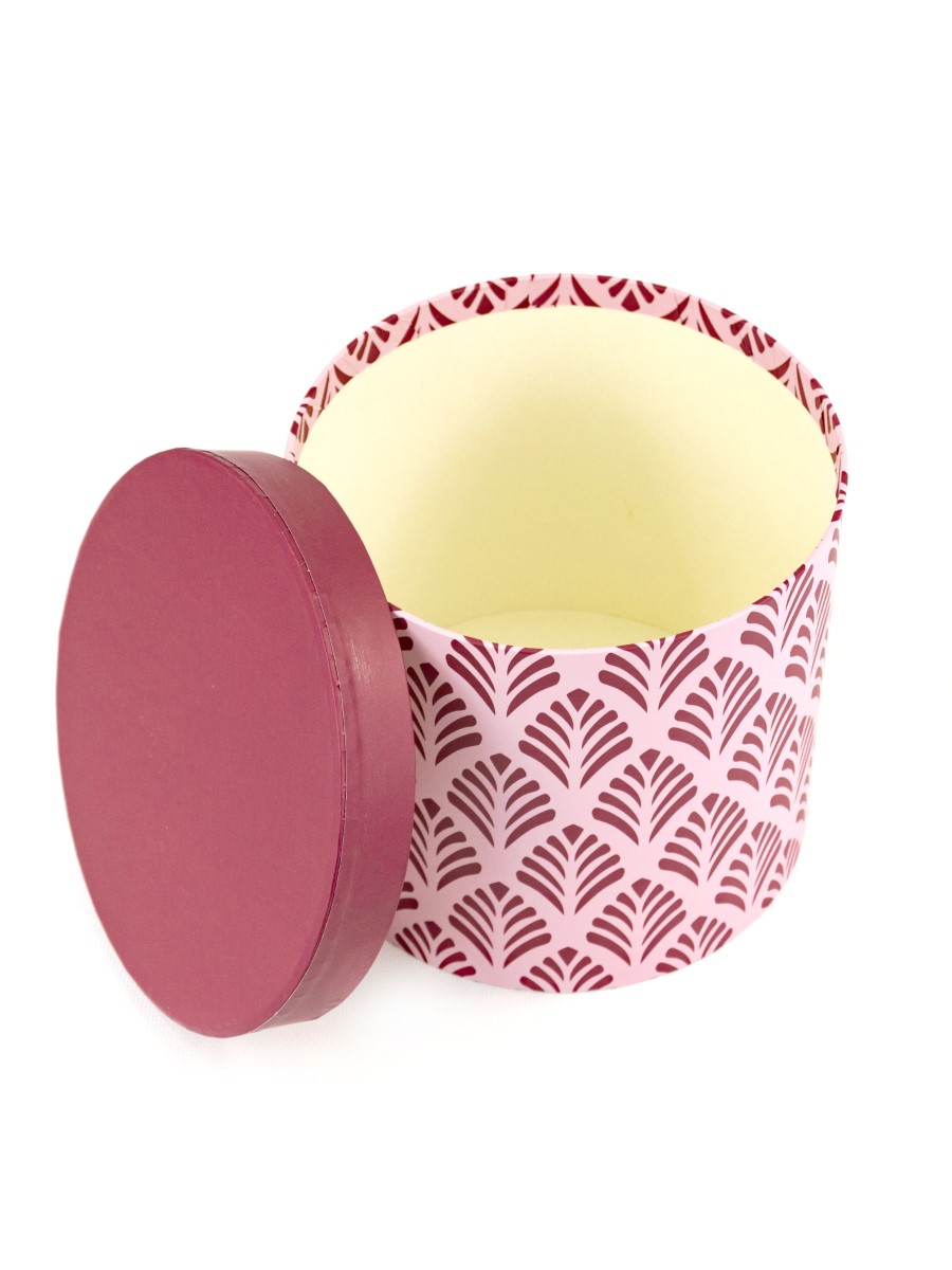 Изображение товара Круглая бордовая коробка 18 см для подарков и хранения