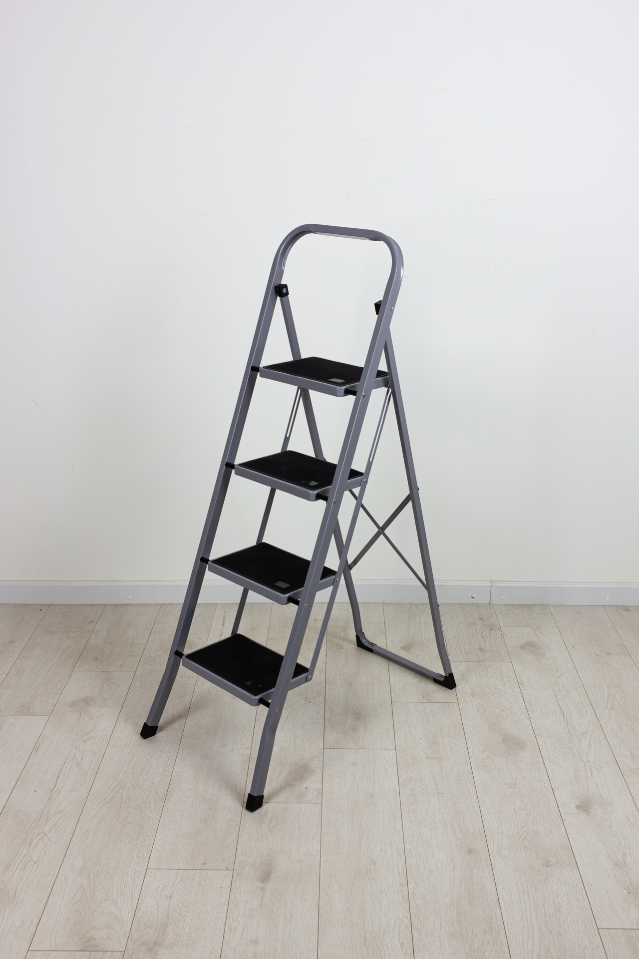 Изображение товара Стремянка стальная 4 ступени JOY Home Slimmy до 150 кг 122x49x4,5 см