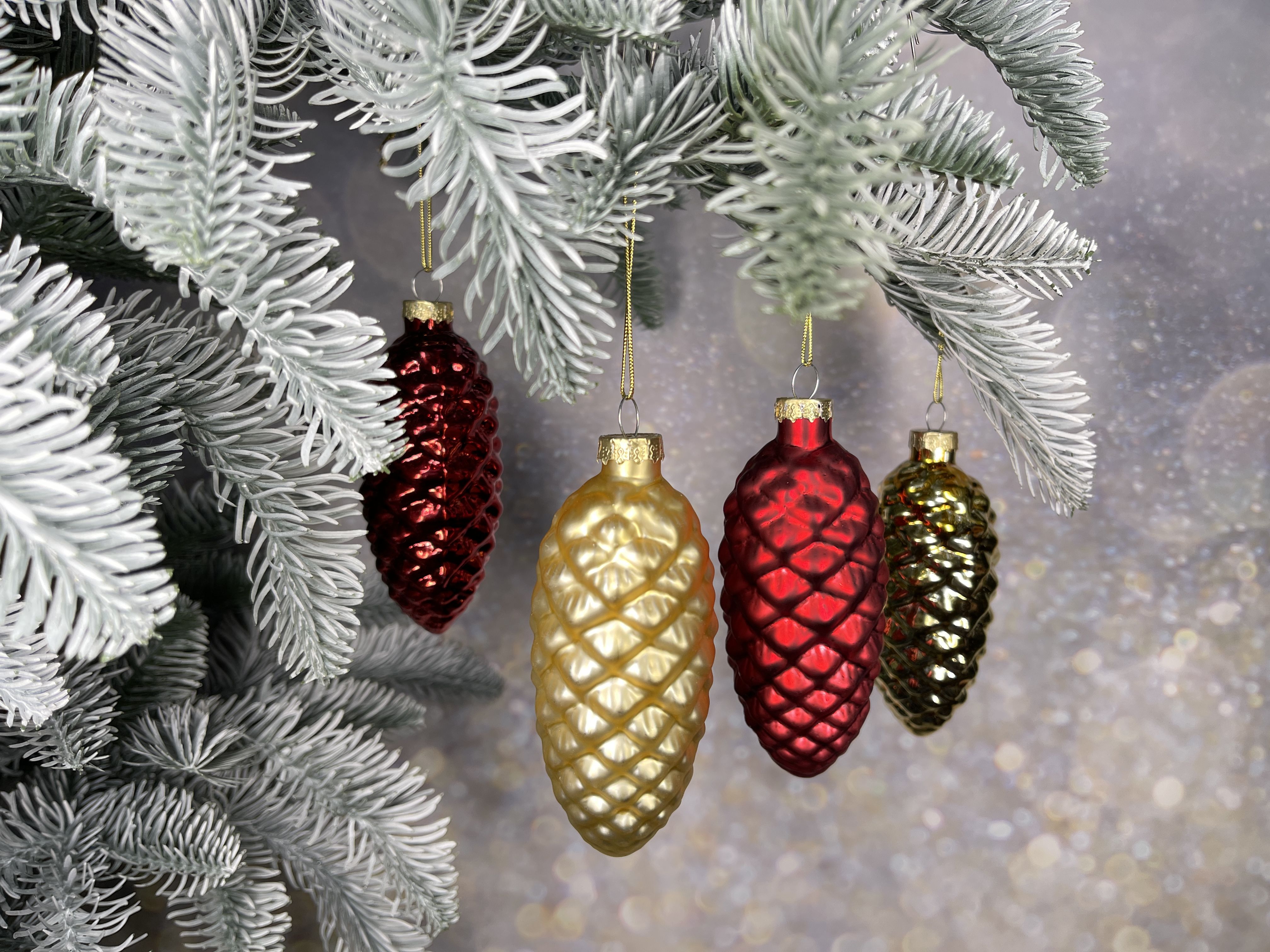 Изображение товара Новогодний шар House of Seasons Шишка стеклянная красная/золото 10*5 см 4 вида