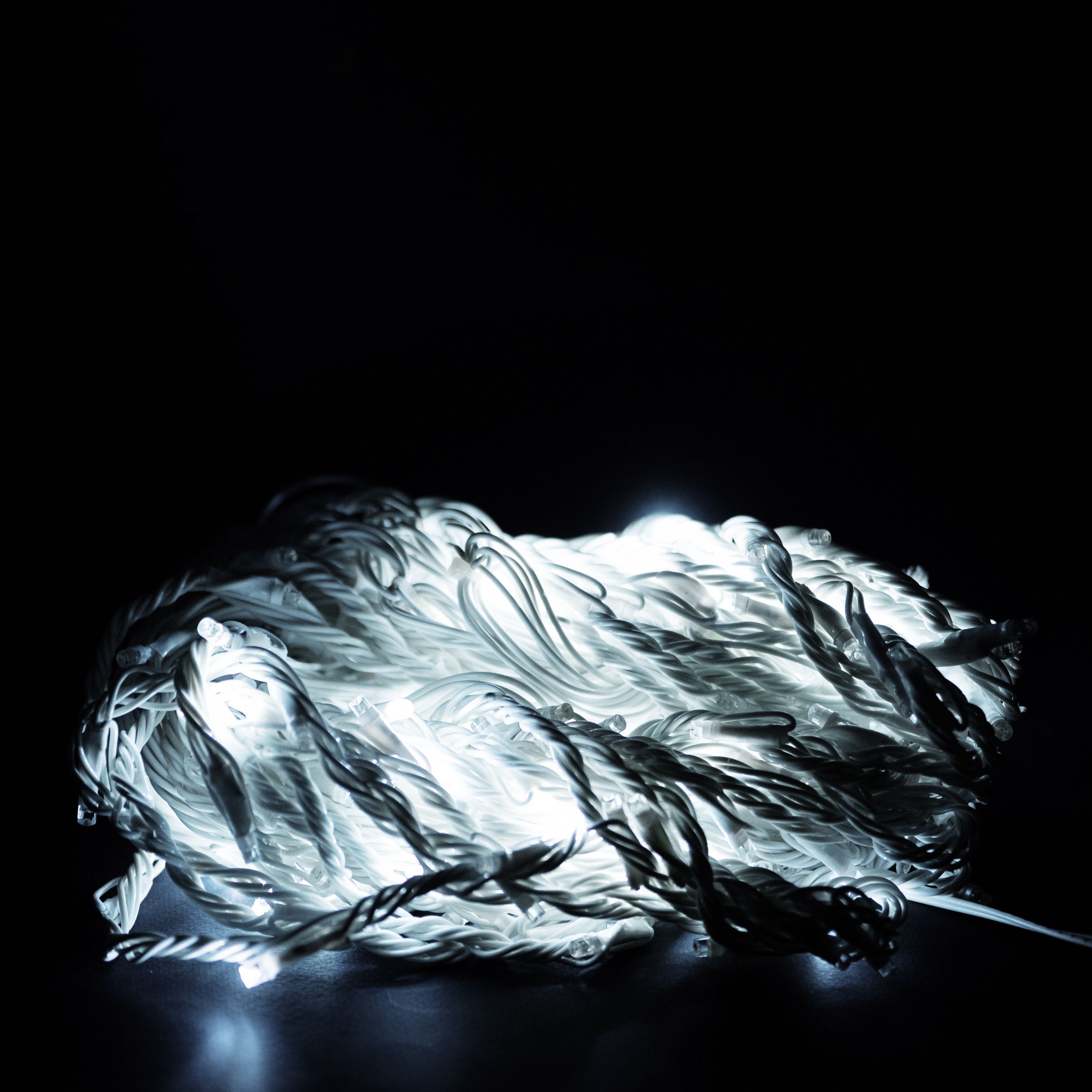 Изображение товара Гирлянда внешняя занавес Каскад светаGLOS 224 LED белый 1,5 м для уличного и внутреннего декора