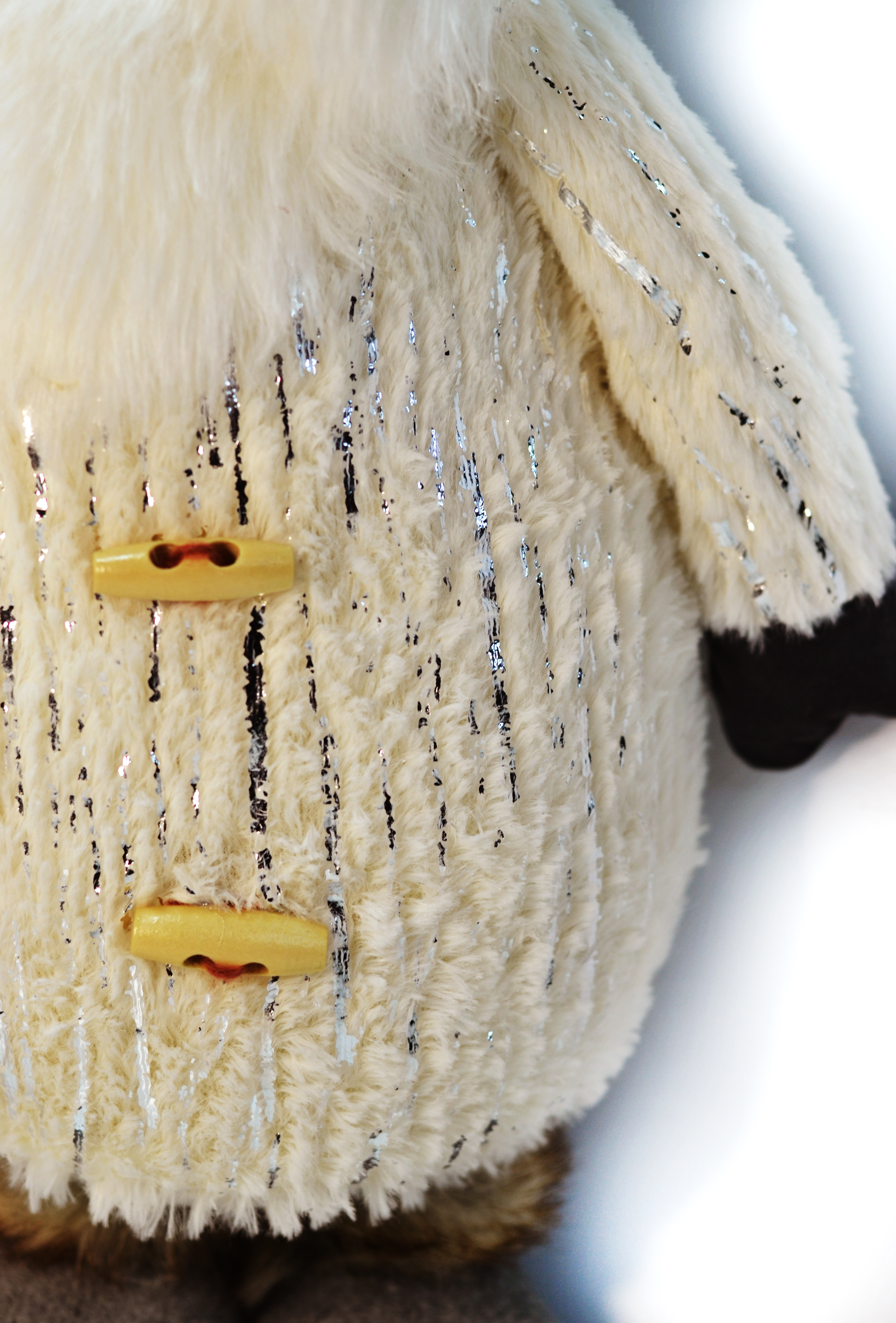 Изображение товара Декоративная фигура Дед Мороз на санях серобелый для новогоднего украшения