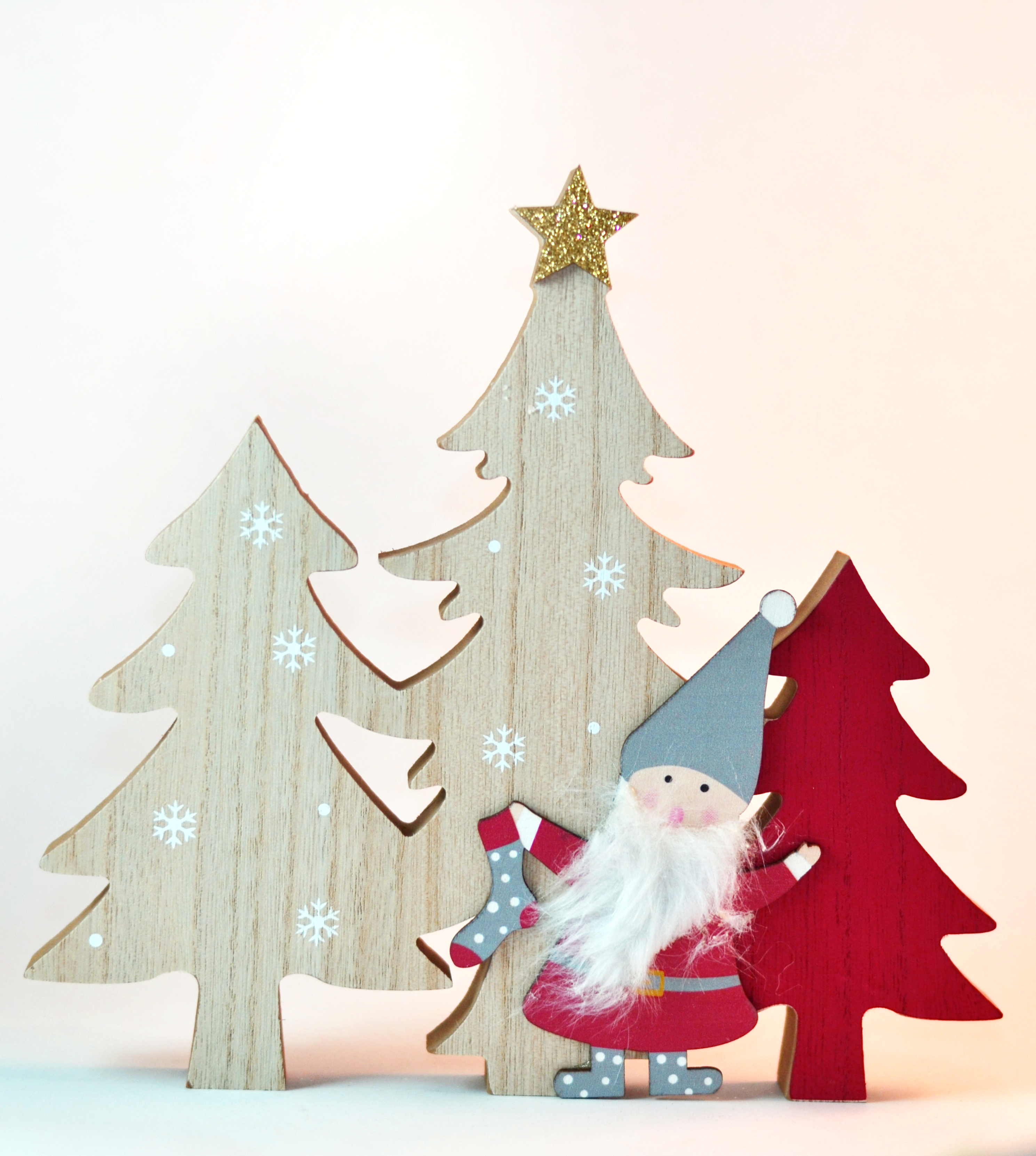 Изображение товара Декор Санта в Новогоднем лесу дерево 24х2,8х23 см праздничное украшение