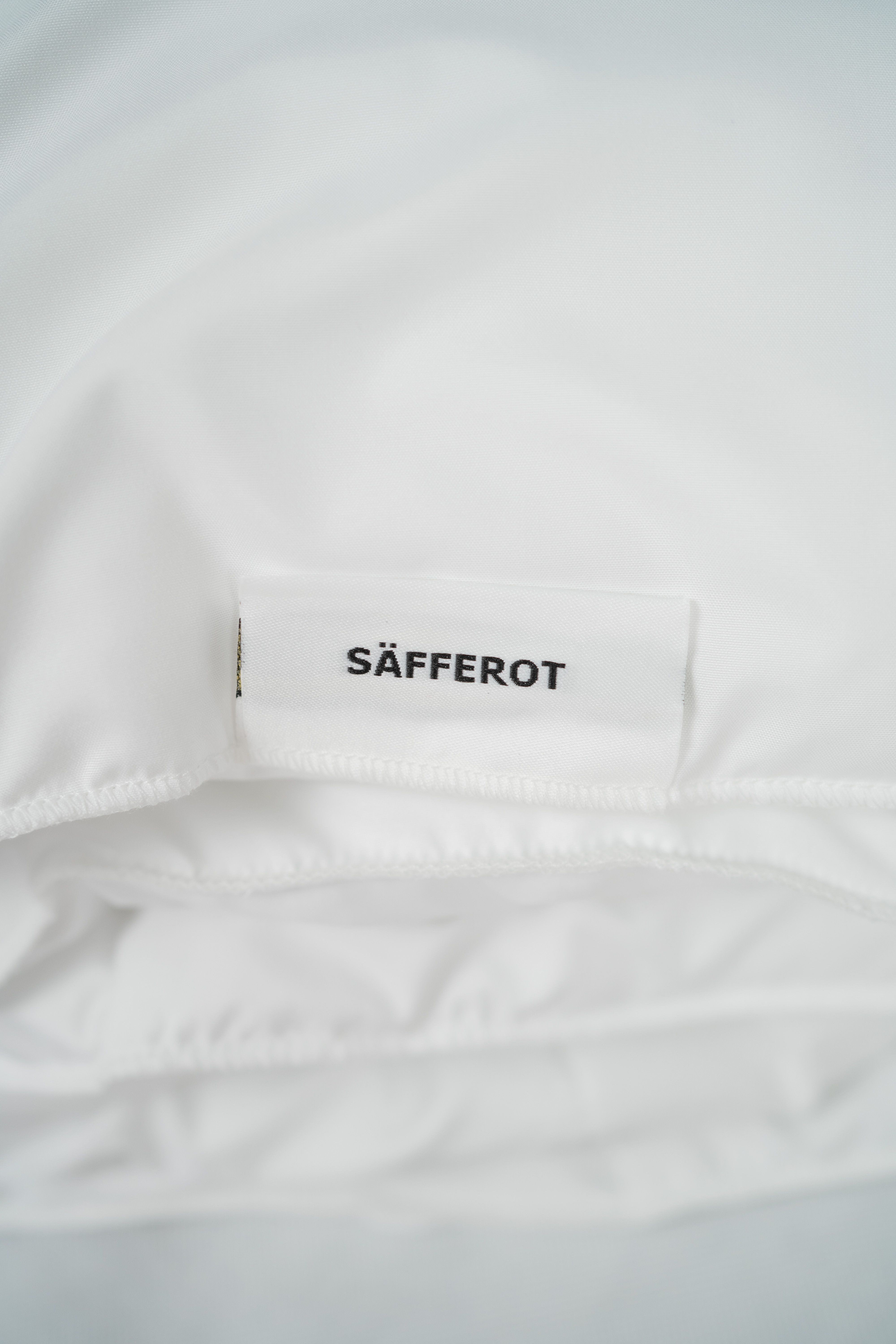 Изображение товара Легкое одеяло safferot белое 140x200 см из микрофибры для комфортного сна