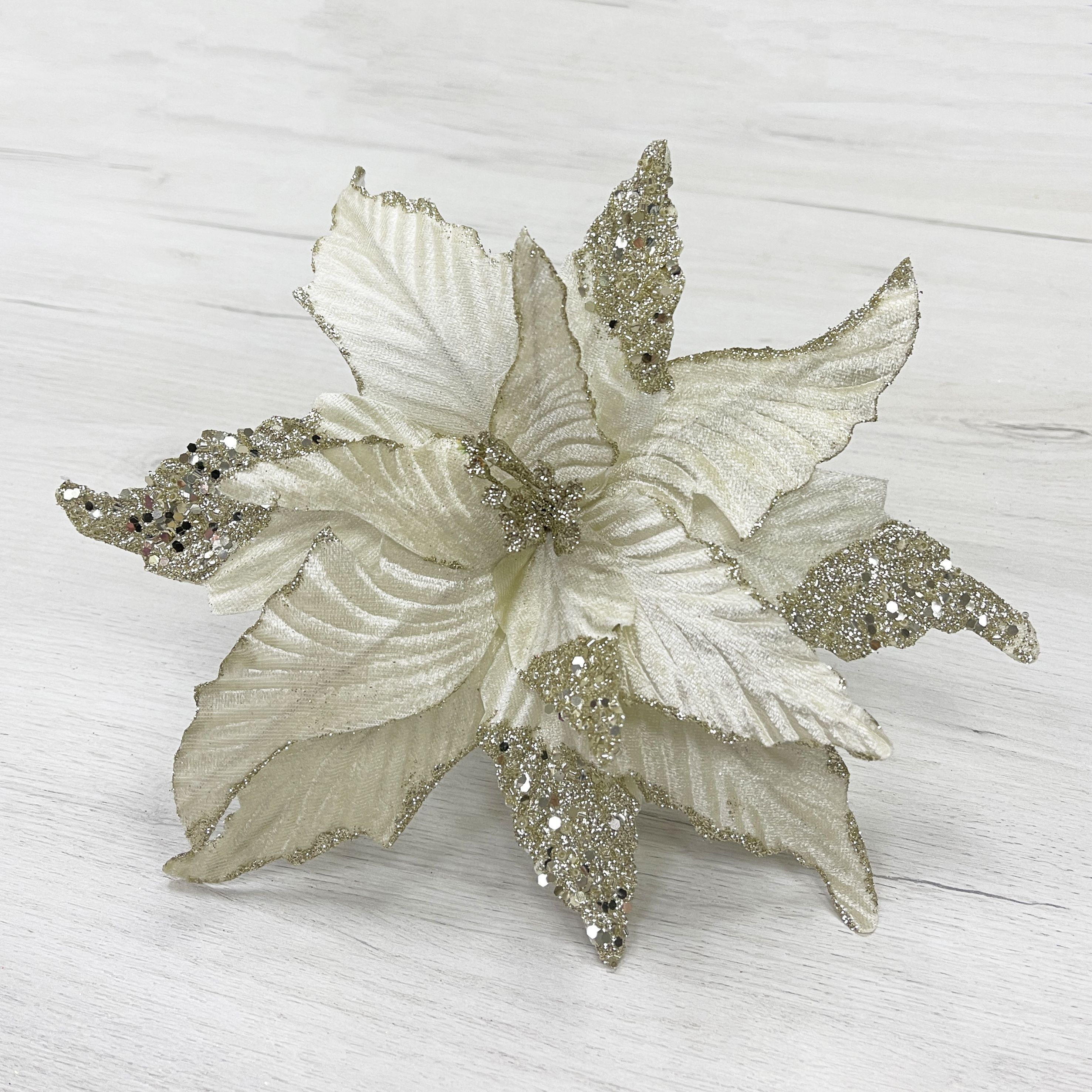 Изображение товара Искусственный цветок пуансеттия кремовая 28 см на клепсе для декора интерьера