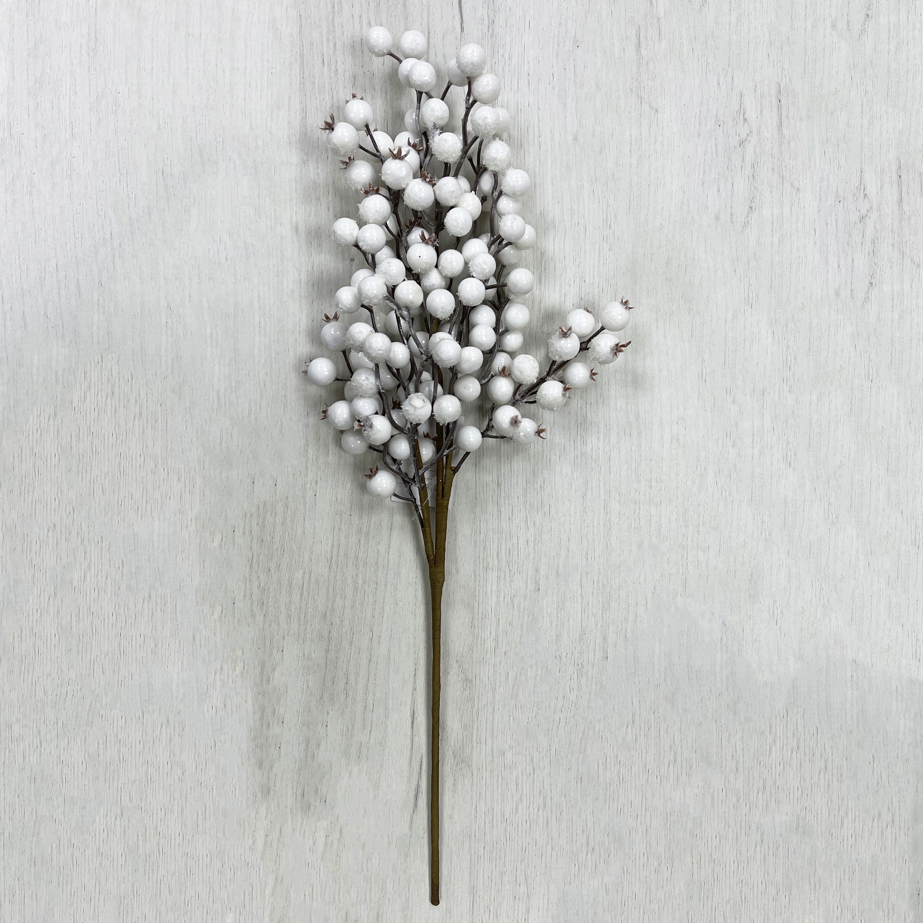 Изображение товара ВЕТКА ИЗ БЕЛЫХ ЯГОД 55 СМ ЗАСНЕЖЕННАЯ