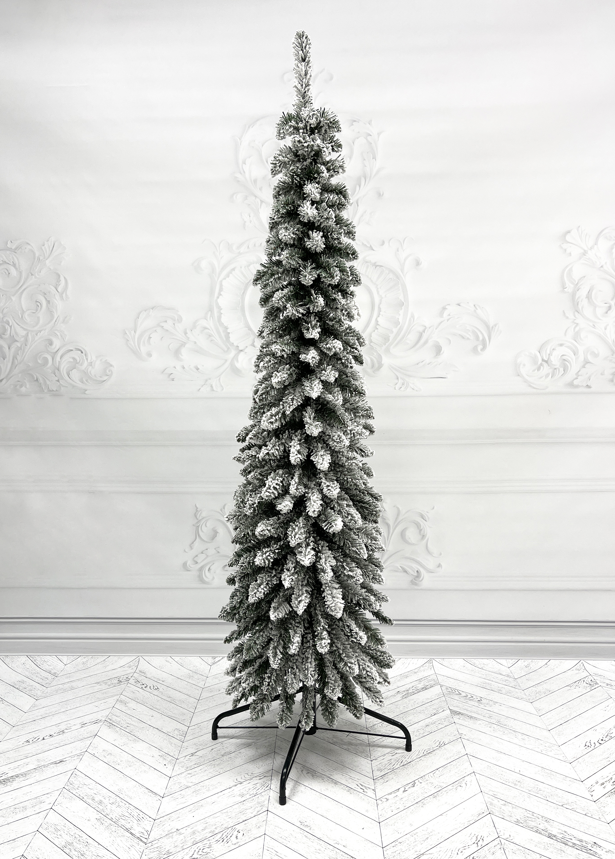 Изображение товара Искусственная елка TreeDeLuxe 150 см заснеженная, напольная, с шарнирами