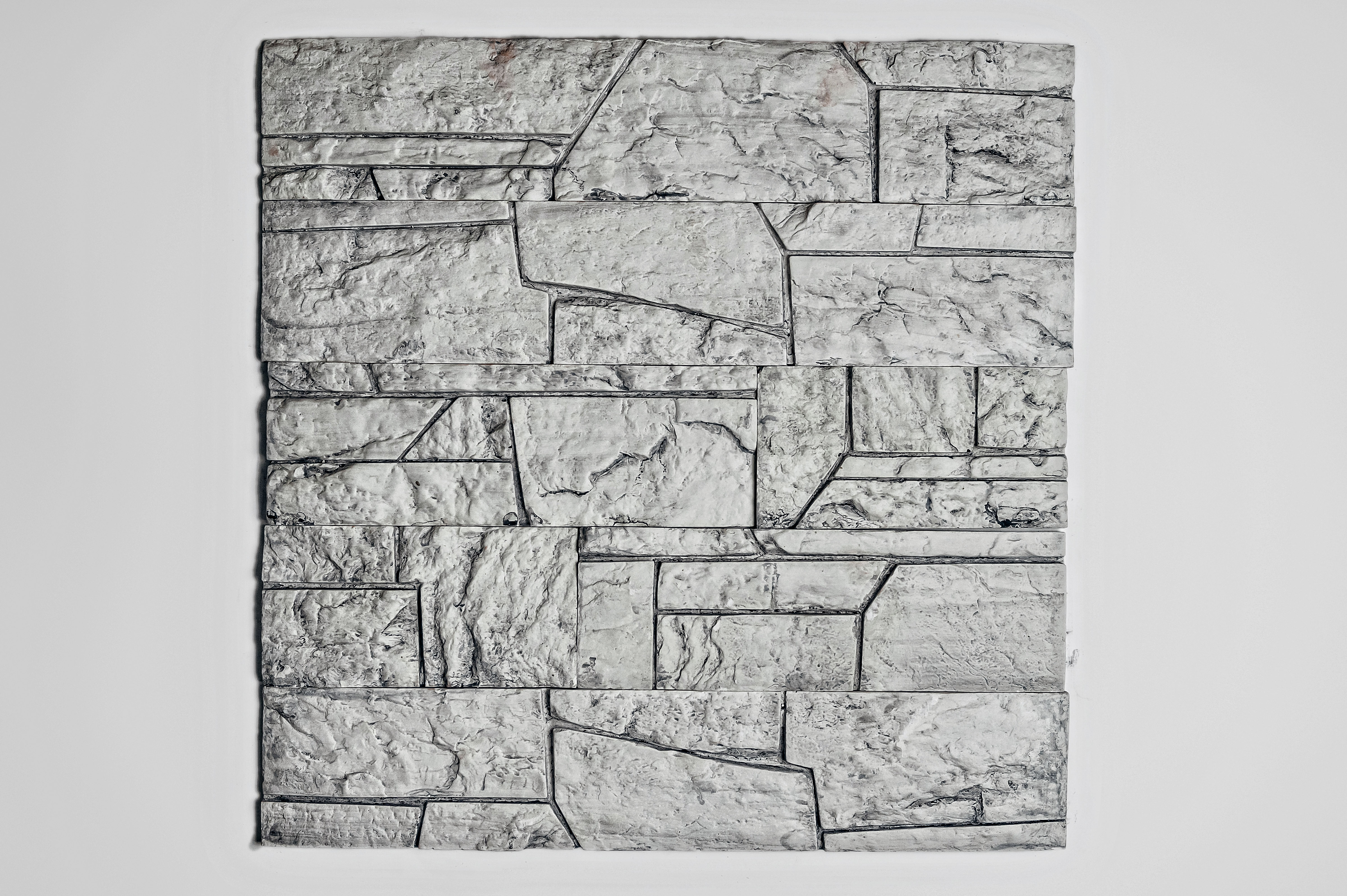 Изображение товара Гипсовая плитка Евролит Венеция 47х11 см имитация натурального камня темно-серого цвета