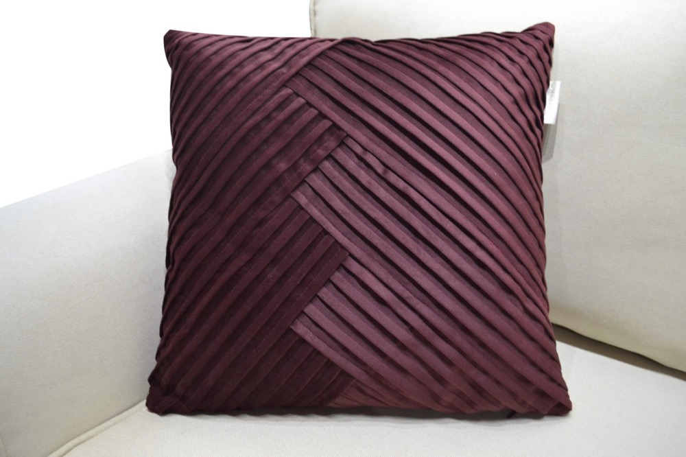 Изображение товара Декоративная подушка 45х45 Эдвин №8 Sofi de Marko мягкий велюровый чехол