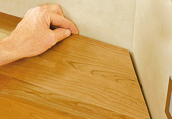 Укладка последнего ряда паркета